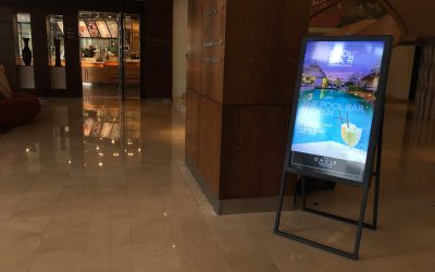 [ผลงาน] โรงแรมหรูไว้ใจ เลือกใช้ dSiGNAGE STAND
